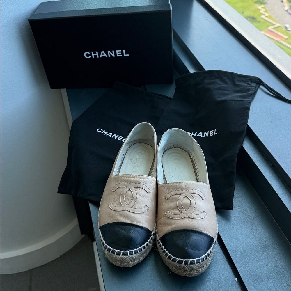 Chanel Espadrilles - size 7, comes with designer box & 2 dust bags - Picture 9 of 10